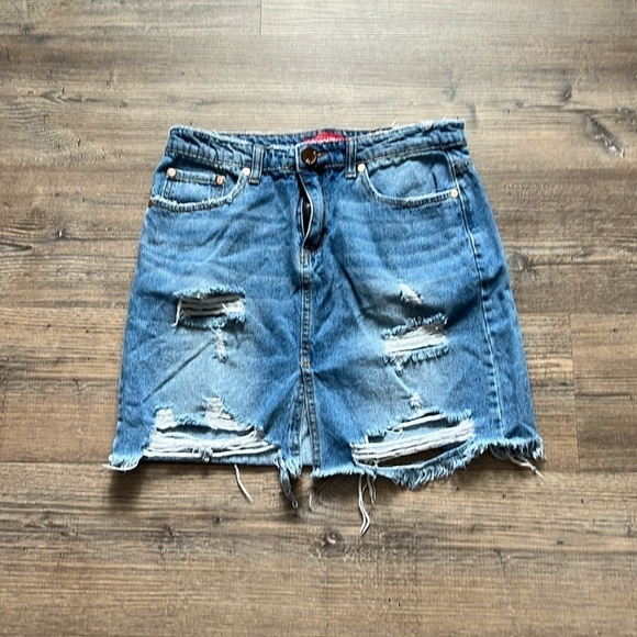 Signature8 Distressed Denim Mini Skirt Sz M Punk Rock Festival Summer Beach - Picture 1 of 8